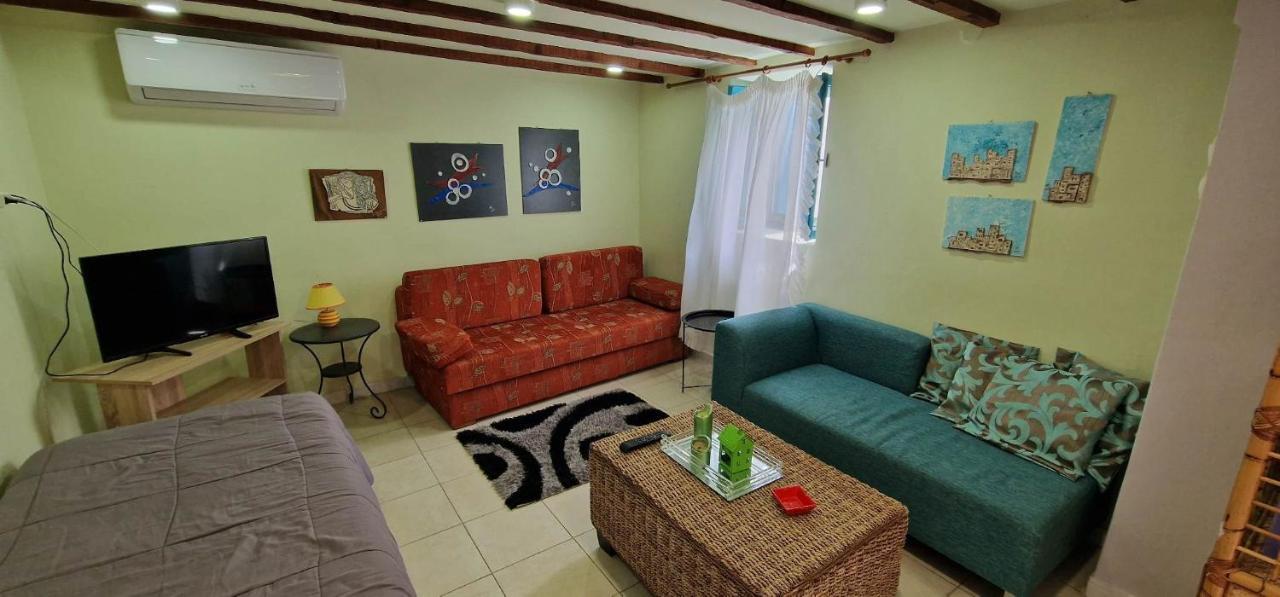 Alexanderland Apartman Péla Kültér fotó