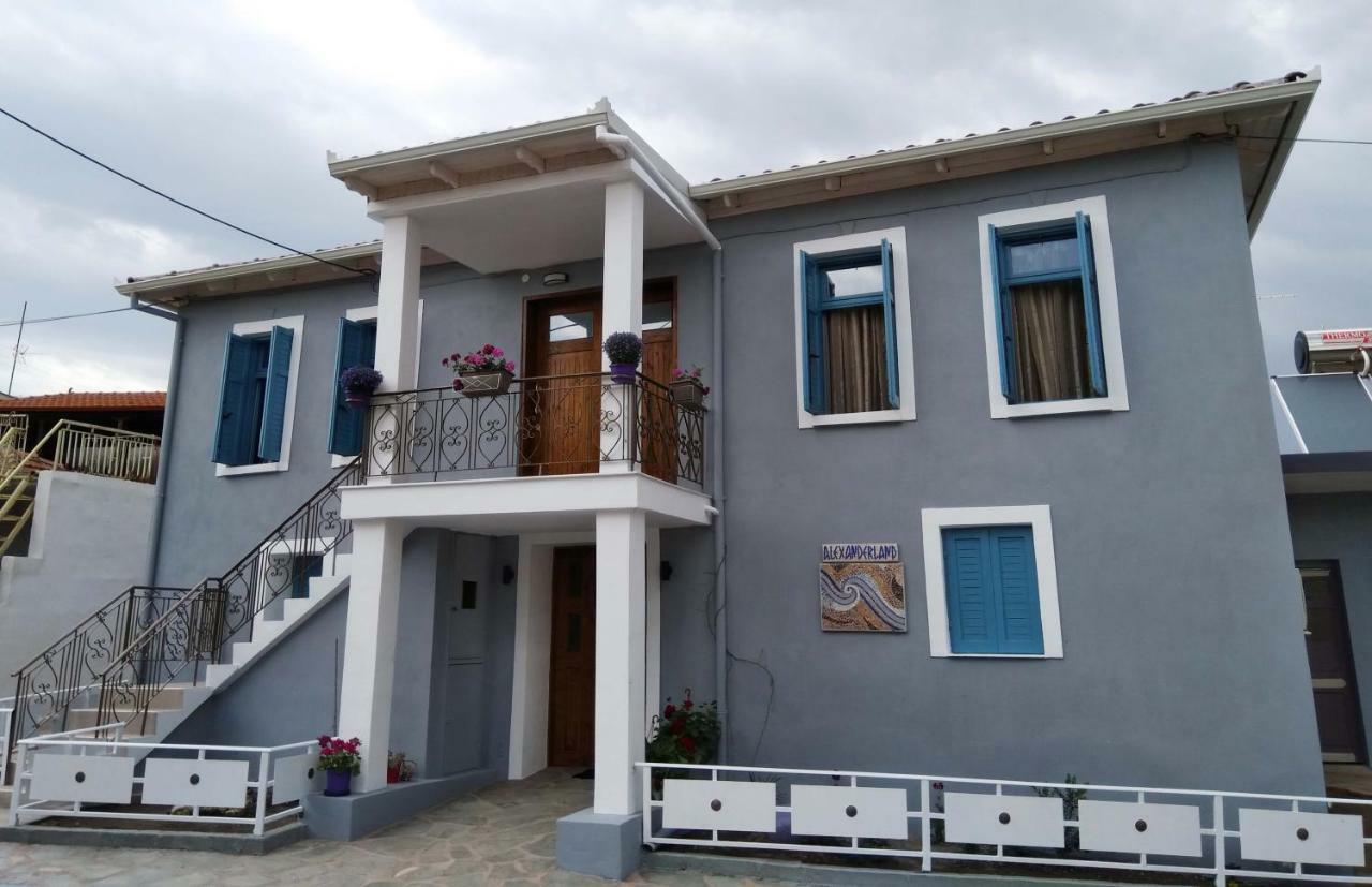 Alexanderland Apartman Péla Kültér fotó